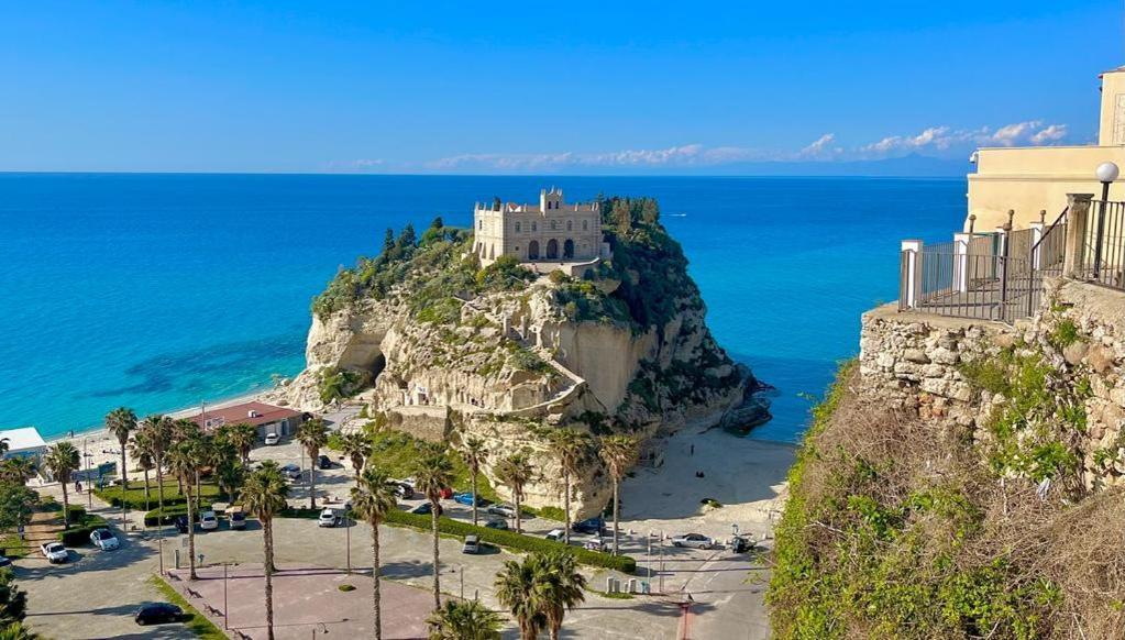The Queen Tropea Exterior foto